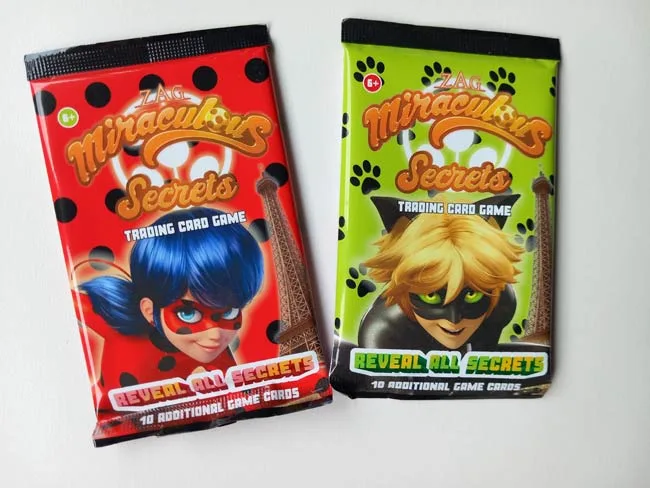Miraculous Secrets - Boosterpack (= 10 kaarten) van 999 Games – doos