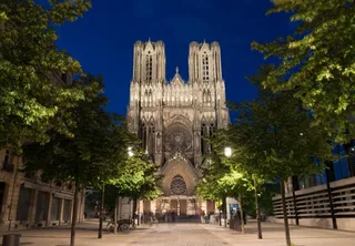 Puzzle Cathédrale de Reims au Crépuscule - 1000 pièces de Bluebird Puzzle – boîte 1 sur 2