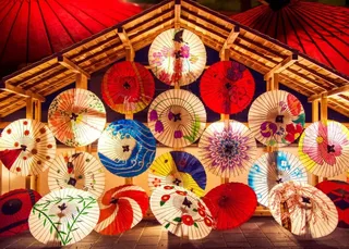 Puzzle Japanese Umbrellas - 500 à 999 pièces van Bluebird Puzzle – doos 1 van 2