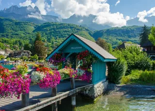 Puzzle Vue sur le Lac d'Annecy - 500 à 999 pièces von Bluebird Puzzle – Schachtel 1 von 2
