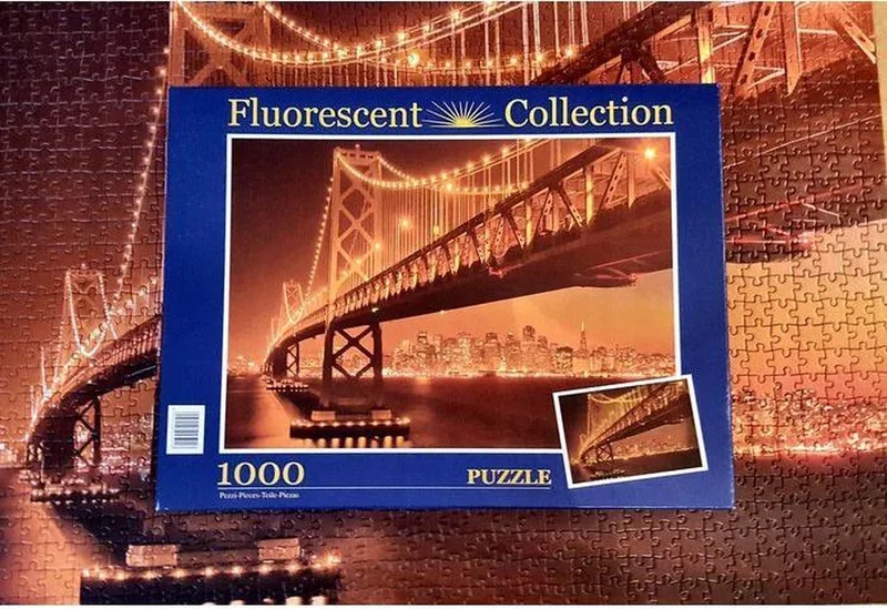 Fluorescent puzzel 1000 stukjes van Clementoni – doos