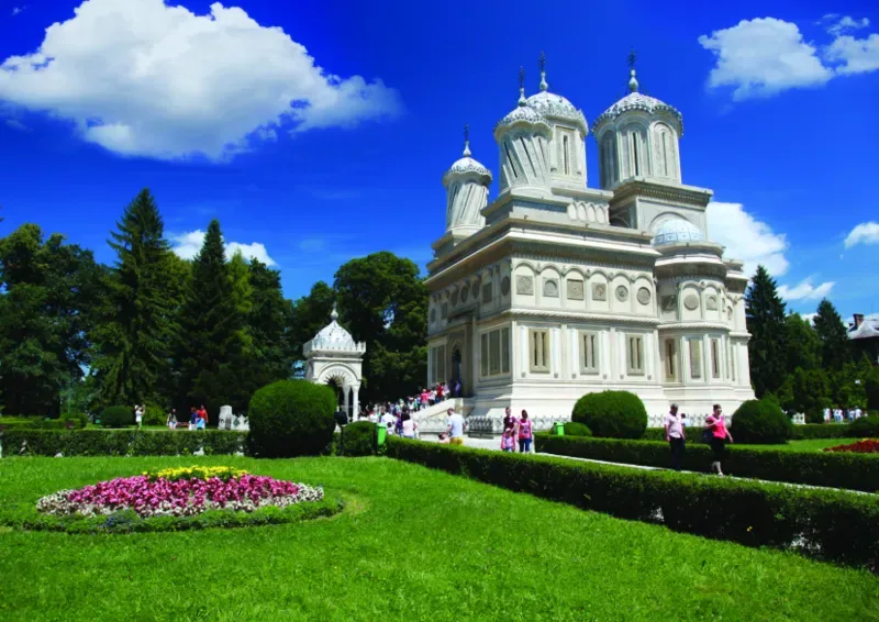 Puzzle Curtea de Arges Monastery - Roumanie - 1000 pièces de DToys – boîte 1 sur 2