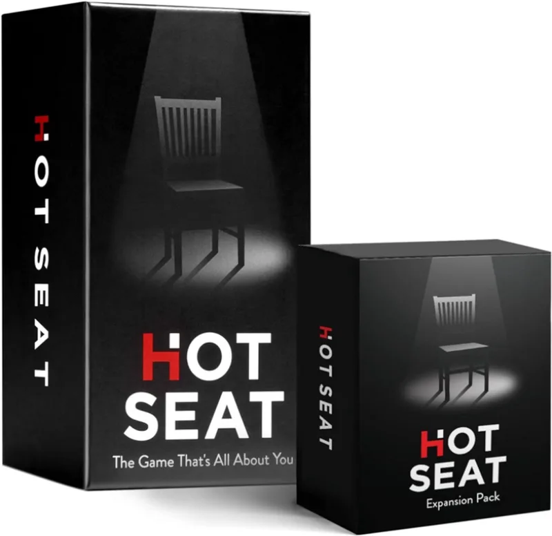 Hot Seat Bundle - Kaartspel + uitbreiding - Engels van Dyce Games – doos