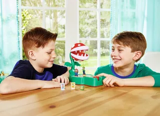Super Mario Piranha Plant Escape - Spannend bordspel met 2 figuren från EPOCH Games – kartong 5 av 5