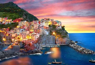 Manarola bij zonsondergang , Italië - 2000 stukjes 96×68cm (b×h) - Legpuzzel von Eurographics, Ausgabe Mehrfarbig – Schachtel 1 von 2