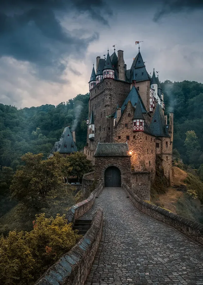 Puzzle Château d'Eltz - 1000 pièces de Ravensburger – boîte 1 sur 2