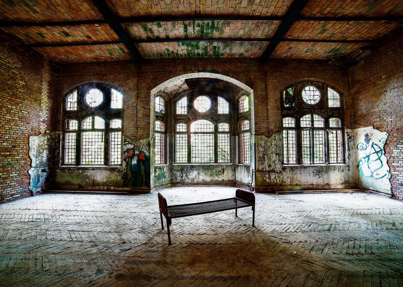 Puzzle Lost Places, Frauenpavillion Beelitzer Heilstätten, 1000 Puzzleteile, Made in Germany van Ravensburger, editie Meerkleurig – doos 4 van 4