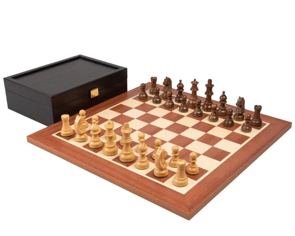 De Down Head Acacia Championship Schaakset van Regency Chess – doos