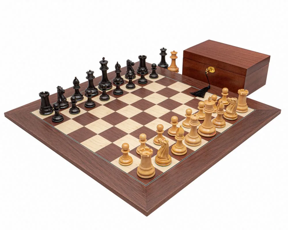 De originele Staunton-schaakset uit 1849, in ebbenhout en palissander, luxe uitvoering met opbergkist voor schaakstukken de Regency Chess – boîte