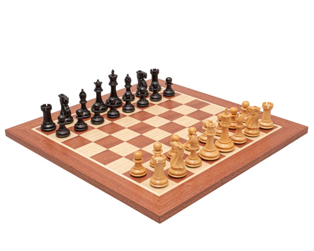 De Warwick schaakset in zwart en mahonie de Regency Chess – boîte