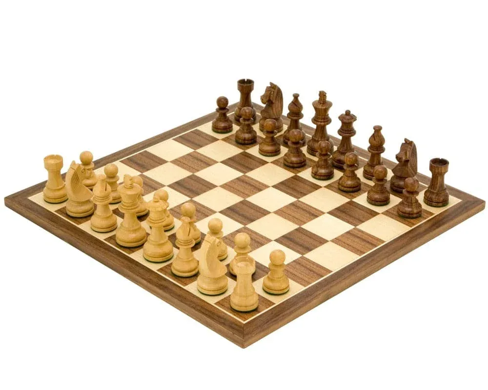Down Head Knight Academy - Middelgrote Schaakset van Regency Chess – doos