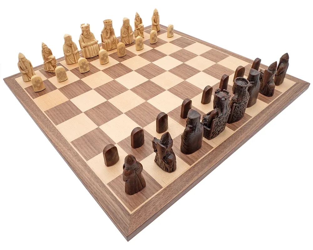 Isle of Lewis presentatieset met schaakstukken en schaakbord de Regency Chess – boîte