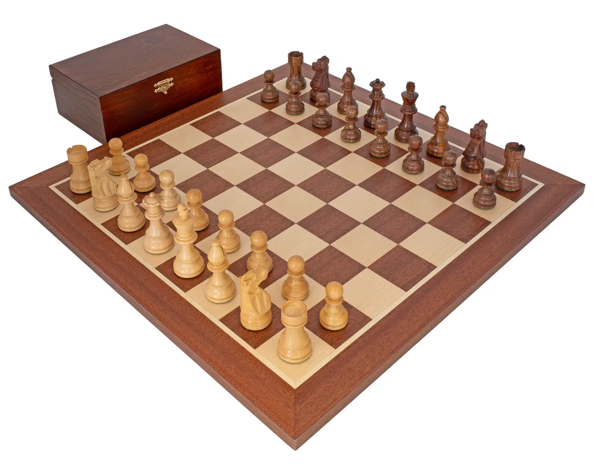 Schaakset Frans Paard - Sheesham en Mahonie van Regency Chess – doos