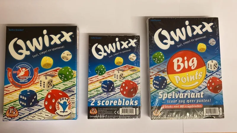 Dobbelspel Qwixx + 2 scorebloks + Qwixx Big Points från White Goblin Games, utgåva Blauw – kartong