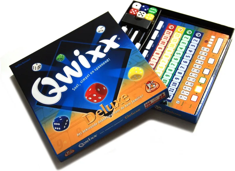 Qwixx Deluxe - Dobbelspel - 2 tot 4 spelers - Spannend tot de laatste worp - Afwisbare speelborden - Vanaf 8 jaar de White Goblin Games, édition Meerdere kleuren – boîte