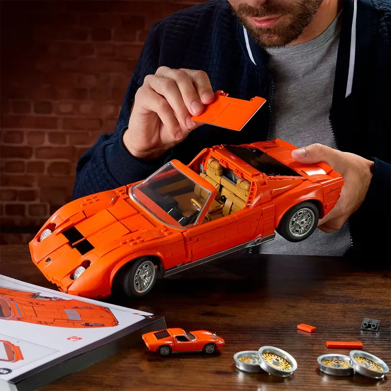 Spiel MATTEL Hot Wheels Brick Shop Lamborghini Miura P400 SV from Mattel Games – box 2 of 6